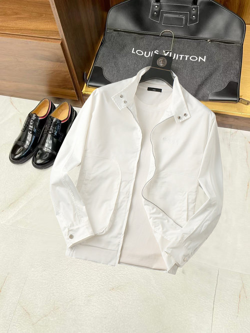 Dior Early Release Jacket with High Comfort and Fine Details