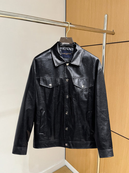 Louis Vuitton Returnable Jacket with High - end Fabric and Good Fit