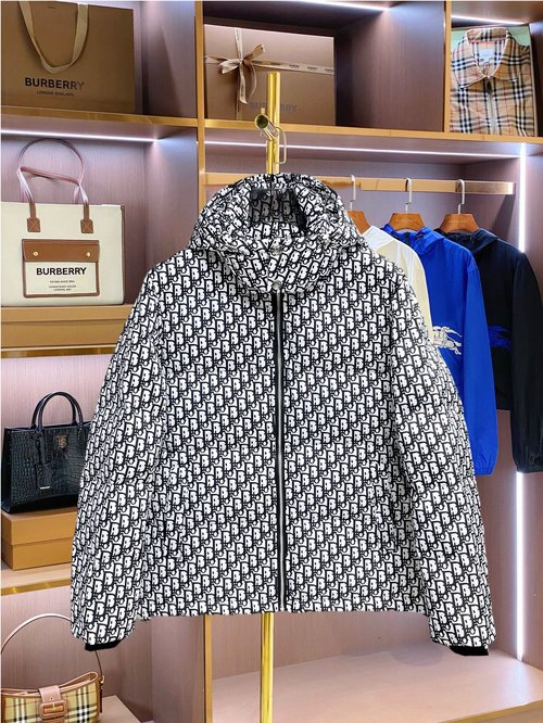 Dior Premium 90% Down Jacket with Logo and Color Block