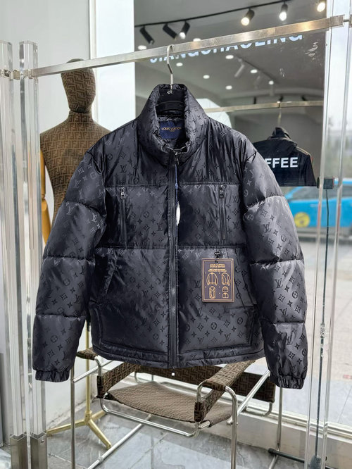 Louis Vuitton 90% Down-Filled, Stylish and Warm Reversible Puffer