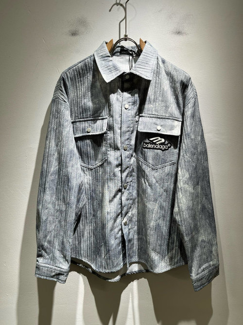 Balenciaga Stylish Shirt with Logo Pattern