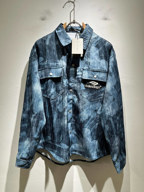 Balenciaga Stylish Shirt with Logo Pattern