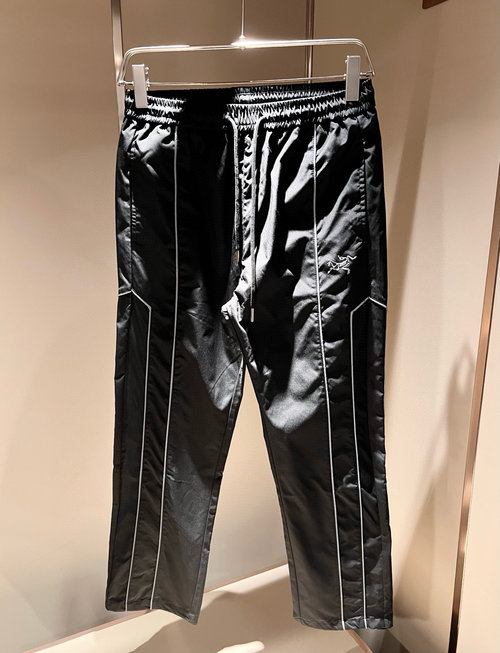 Canada Goose Dry-Fit Casual Suit with Structural Beauty