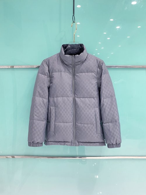 Gucci Stylish Detachable Sleeve Down Jacket for a Perfect Fit and Warmth