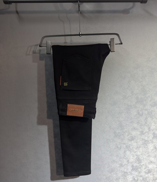 Burberry Comfortable and Stylish Jeans Crafted from Premium Denim