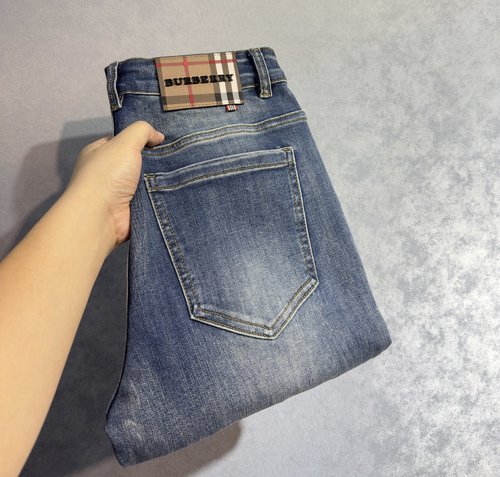 Burberry Comfortable Straight-Leg Jeans Crafted from Turkish Cotton