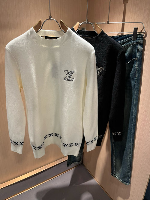 Louis Vuitton Luxury Knit Wool Sweater with Hooked Logo