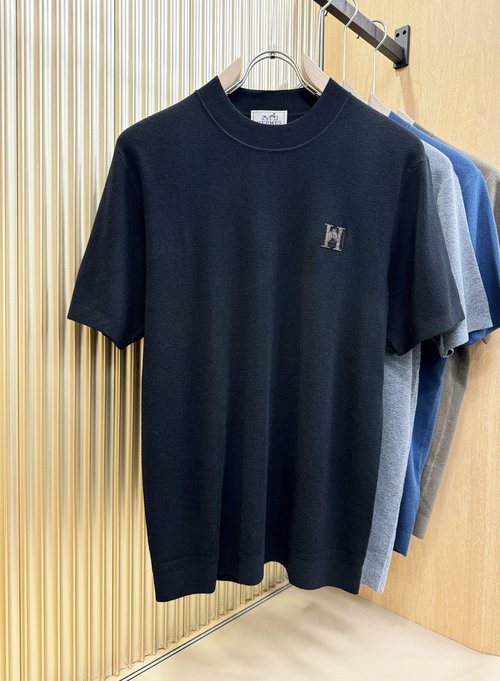 Hermes Soft Cashmere Short-sleeved Sweater with Logo Design