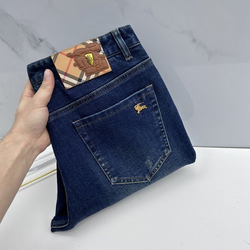 Burberry Latest Casual Jeans Crafted from High-Quality Imported Cotton