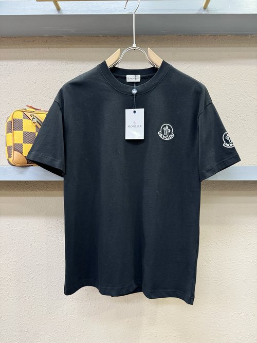 Moncler High-Quality Short Sleeve Top with Fashionable Flair