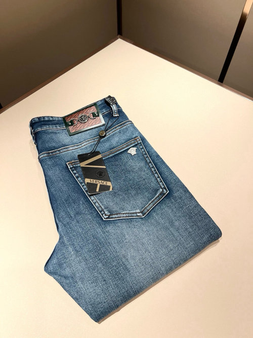 Versace Classic Jeans with Personalized Fashion Design