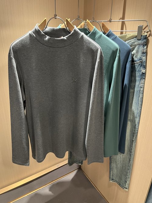 Bottega Veneta High-Quality Solid Color Base Layer with Logo Print