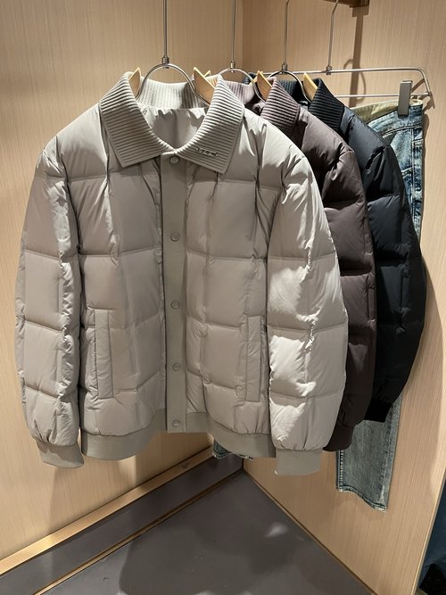 Loro Piana Breathable Down Coat with Distinctive Design
