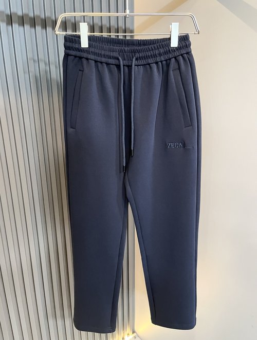 Zegna Warm and Stylish Suit with Logo Embroidery