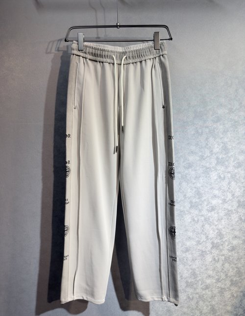 Dior Luxurious and Comfortable Casual Pants in the Picture s Color
