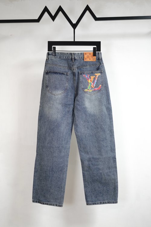 Louis Vuitton Sophisticated Pocket Logo Print Straight Jeans with Exquisite Wash