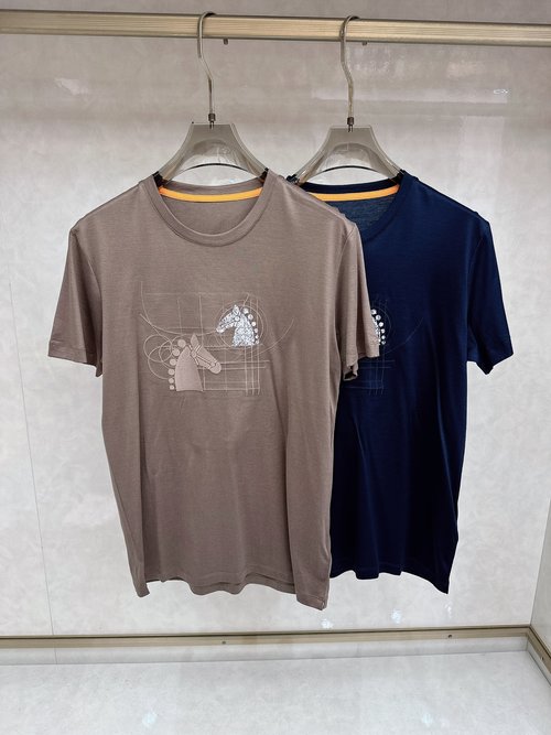 Hermes Abstract Horsehead Embroidery T-Shirt, Combining Luxury and Comfort