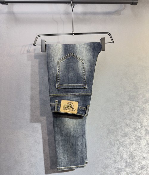 Armani Comfortable Straight-Leg Jeans Made from Turkish Cotton