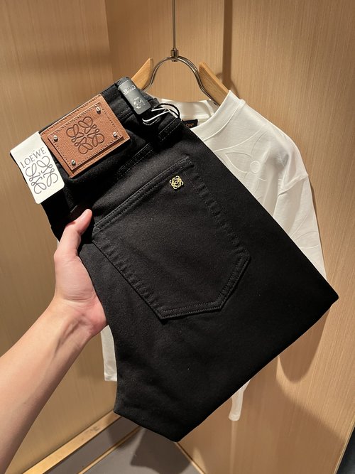 Loewe Premium Casual Trousers with Fine Craftsmanship