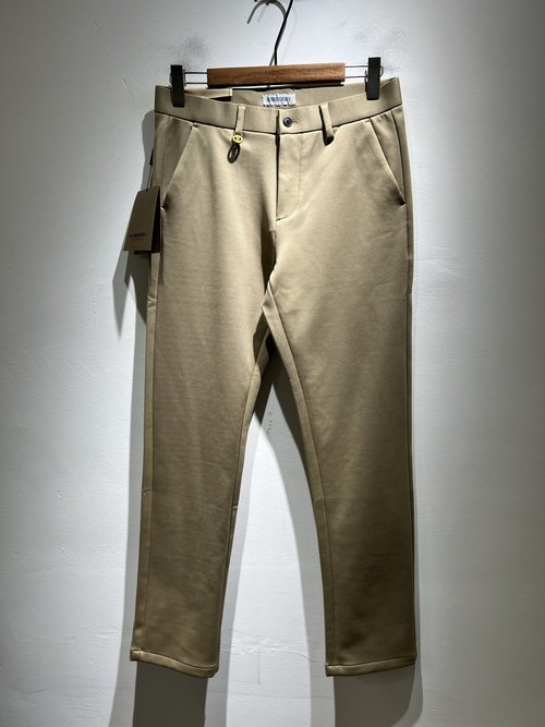 Burberry Classic Straight-Leg Casual Trousers with Logo Accents