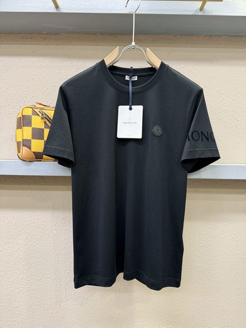 Moncler Fashionable T-Shirts with Distinctive Design