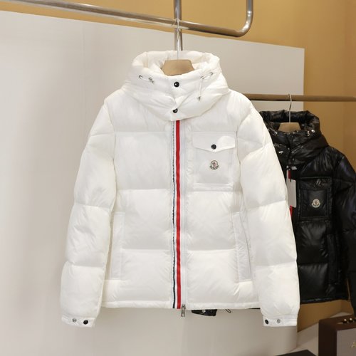 Moncler High-quality Down Jacket with Technological Fabric and Premium Fill