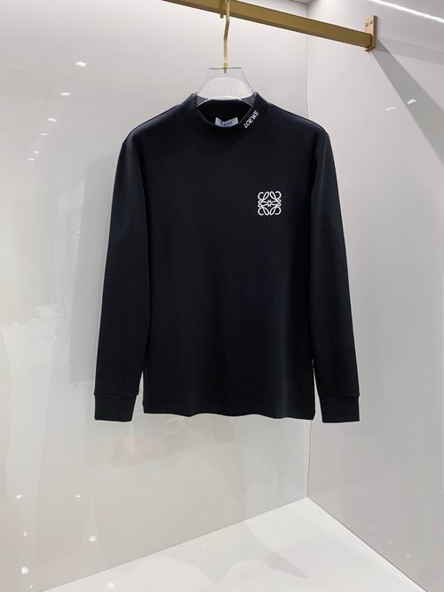 Loewe Fashionable Long-sleeve T-shirt for Comfort & Style