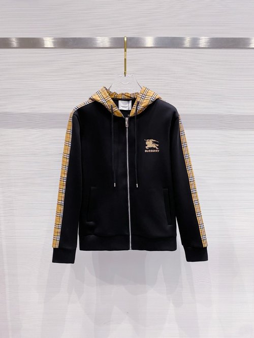 Burberry Zippered Sweatshirt for Comfort and Style