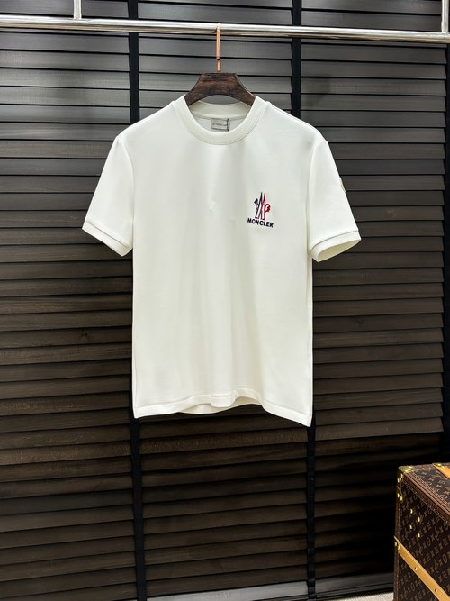 Moncler Luxury Cotton Blend Long-lasting Thermal Tee